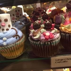 Meet your Posher, Berna